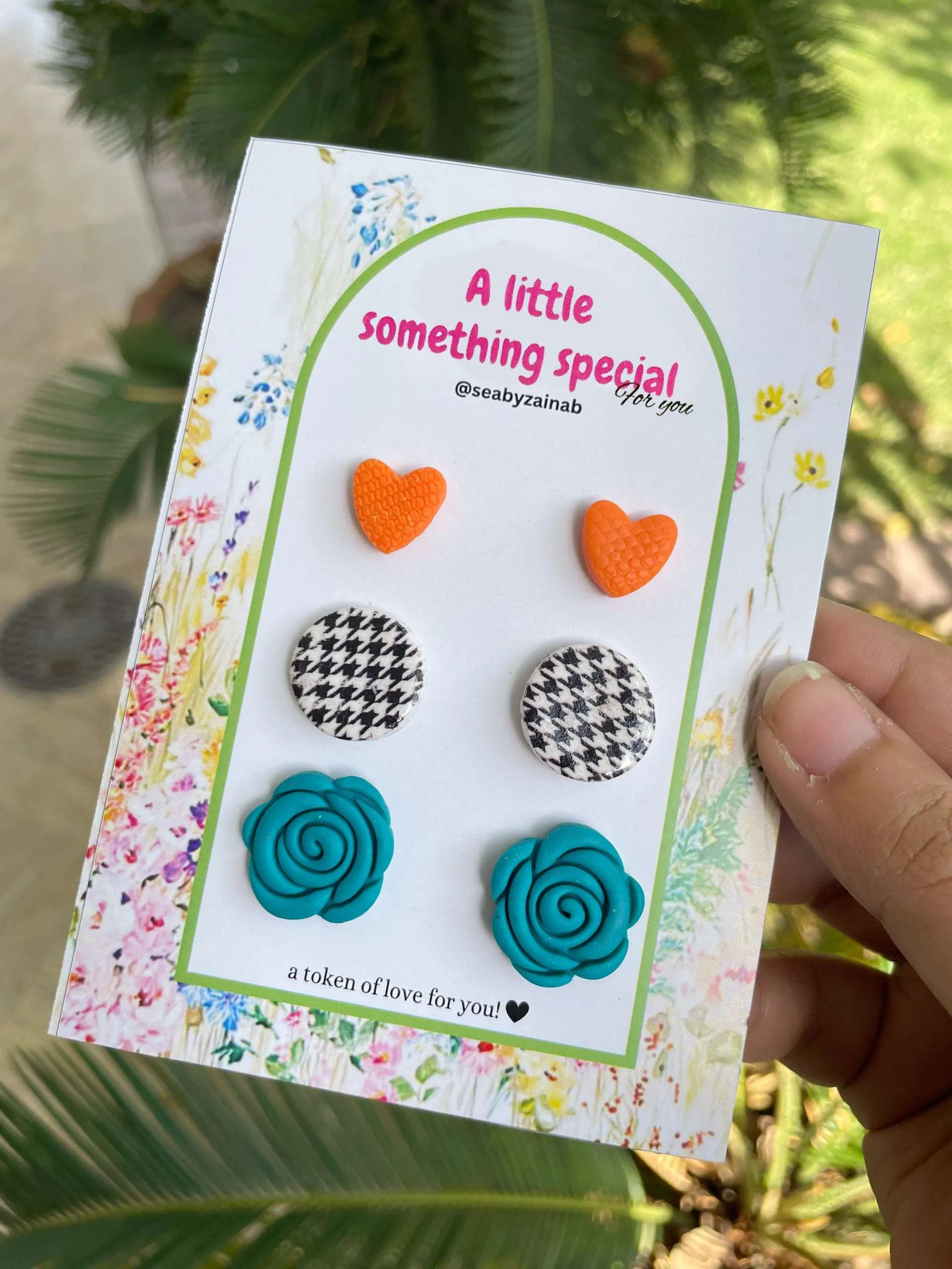 yellow heart, houndstooth pattern, teal rose flower stud
